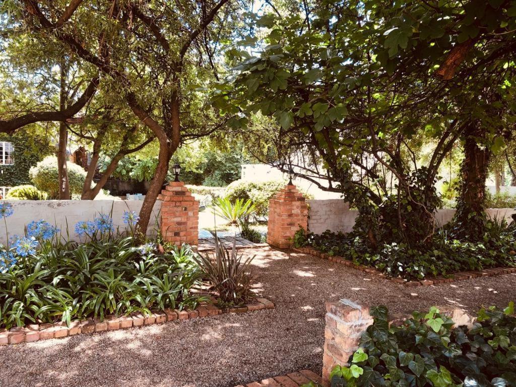 The Hertford Country Hotel Johannesburg Exterior foto