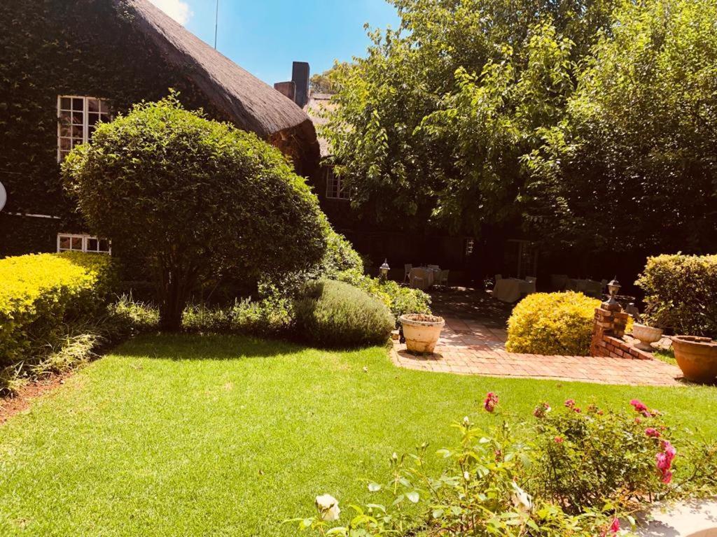 The Hertford Country Hotel Johannesburg Exterior foto